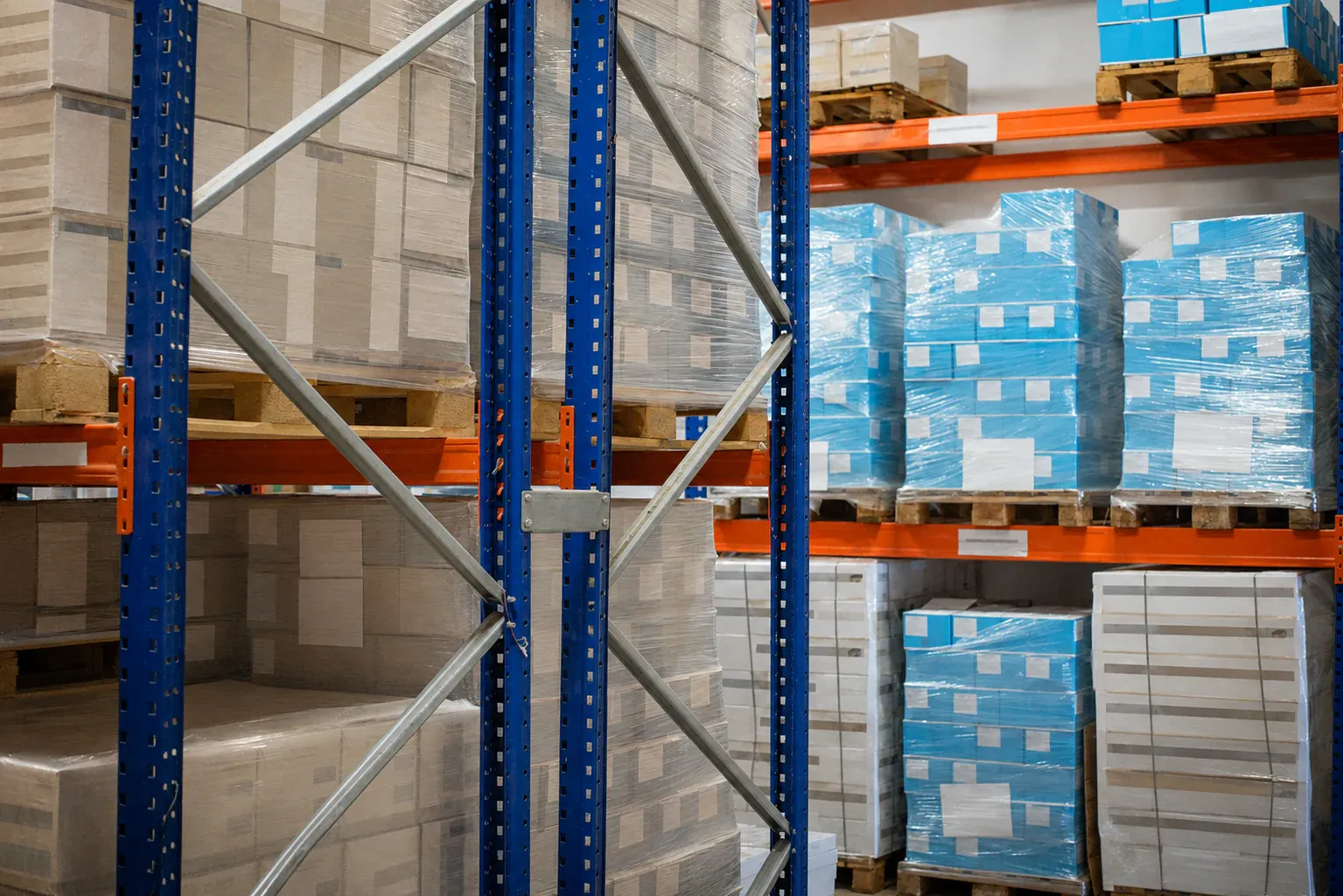Accesul către sediul COSAL din Păuleștii Noi